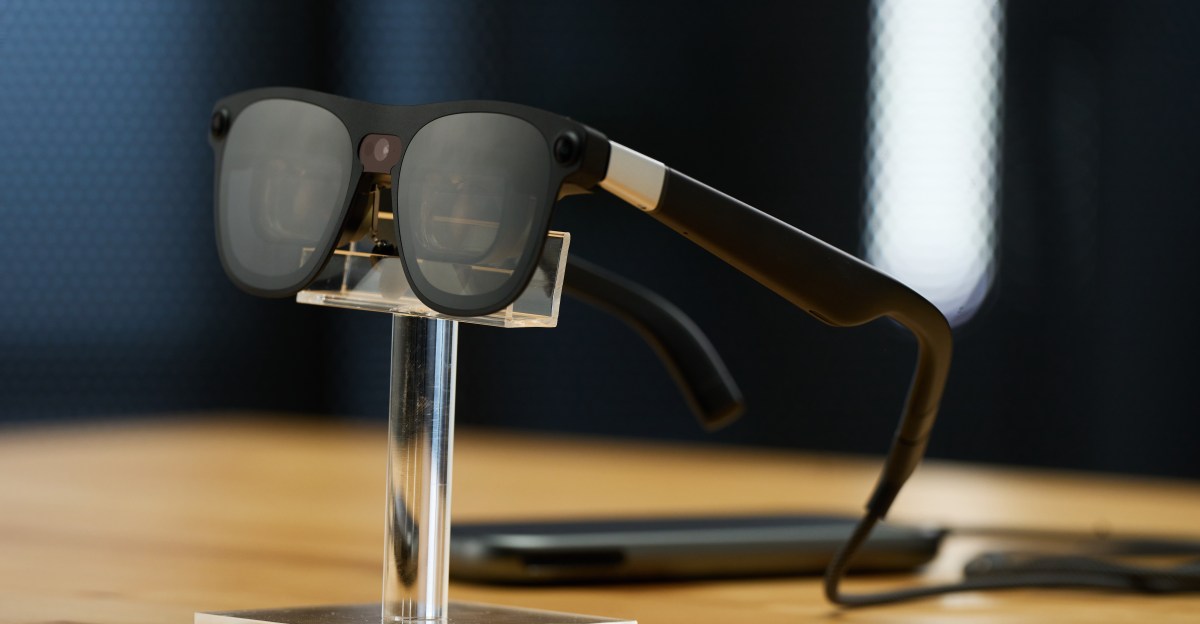 XREAL AURA versus Meta VR Glasses: similar prices, different approaches