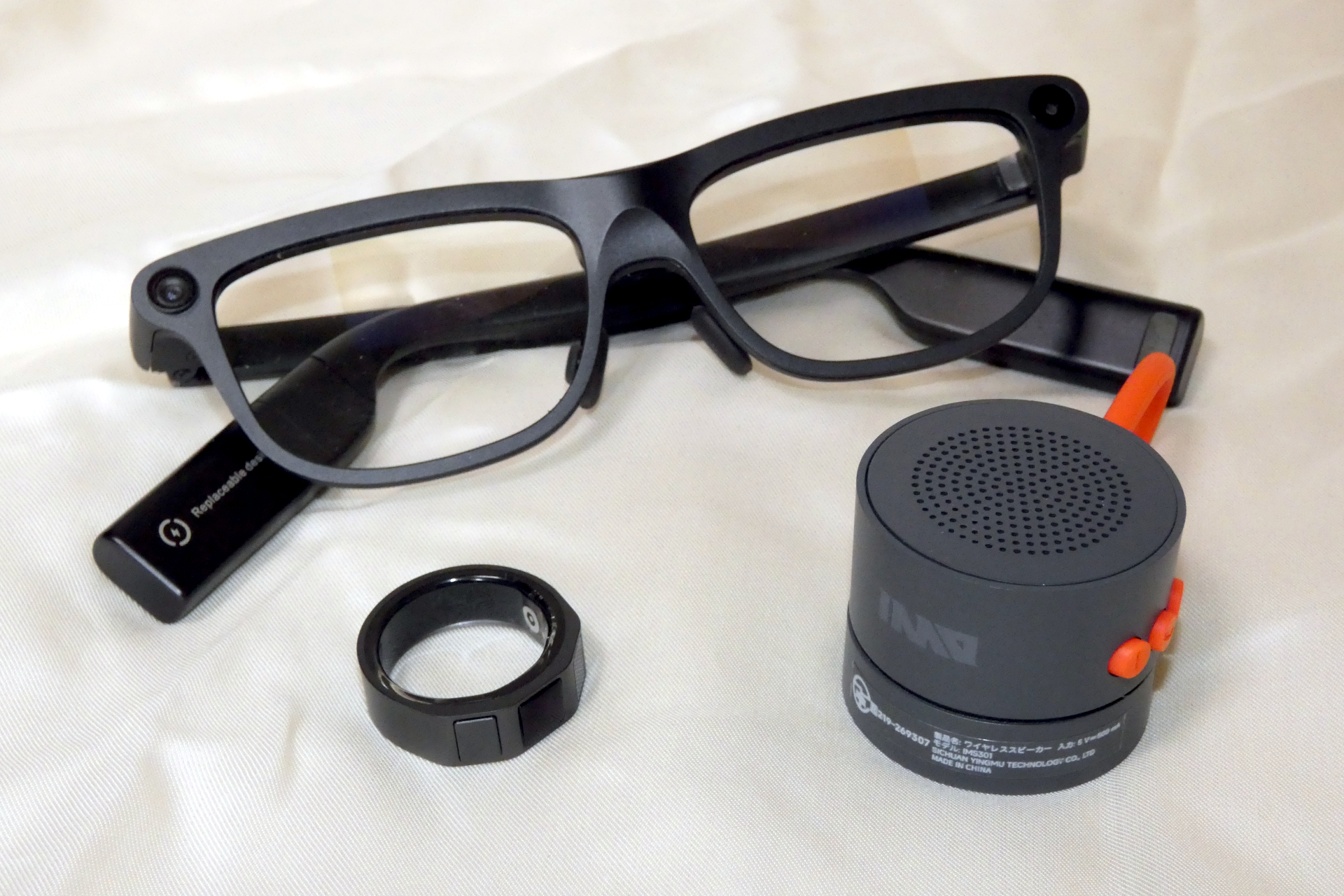 INMO GO3 hands-on: Translation and camera features in AI glasses