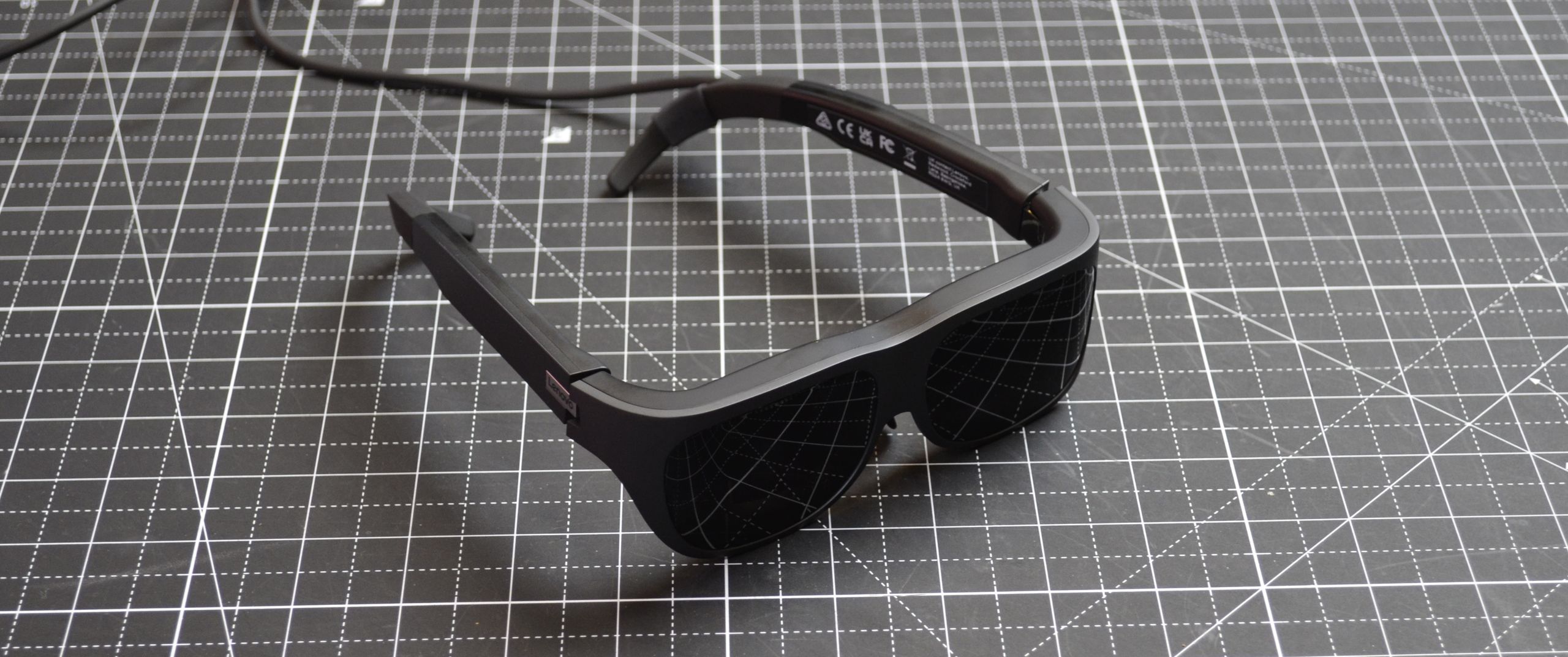 Original Lenovo Legion Glasses: wearing glasses and edge blur