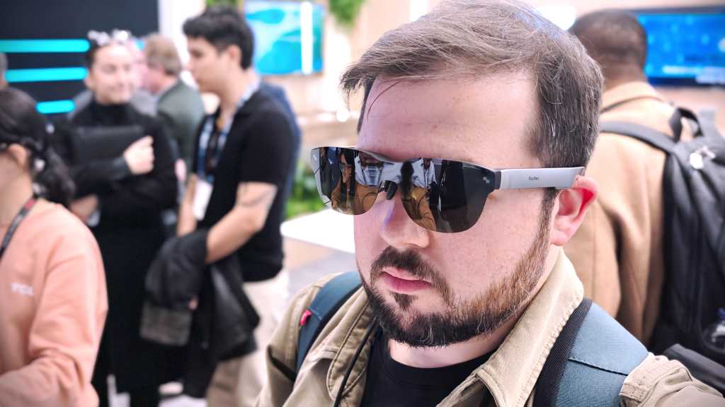 TCL RayNeo Air 3S hands-on: a 200-inch TV on your face