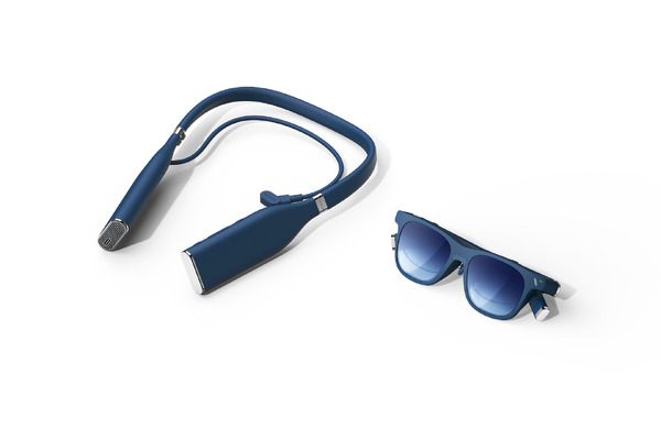 VITURE One accessories: choosing a dock or neckband