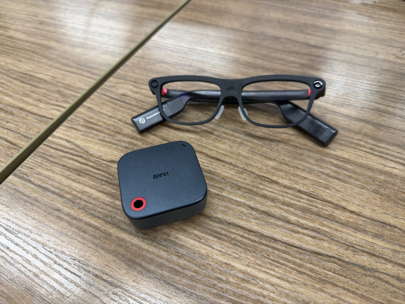 Folded GO3 and charging case